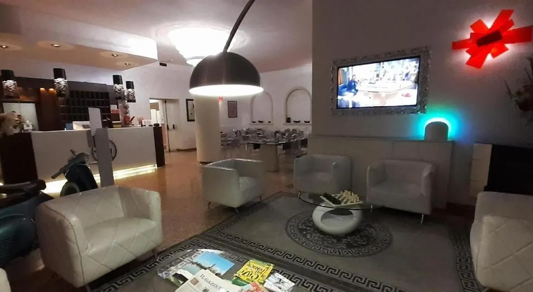 Momi'S Hotel-1